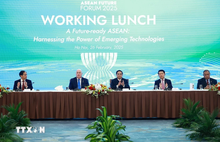Thủ tướng dự tọa đàm ASEAN đón đầu tương lai, làm chủ công nghệ mới nổi
